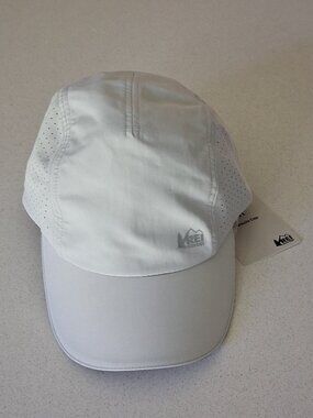 REI Active Pursuit Beachstone Gray Nylon Cap